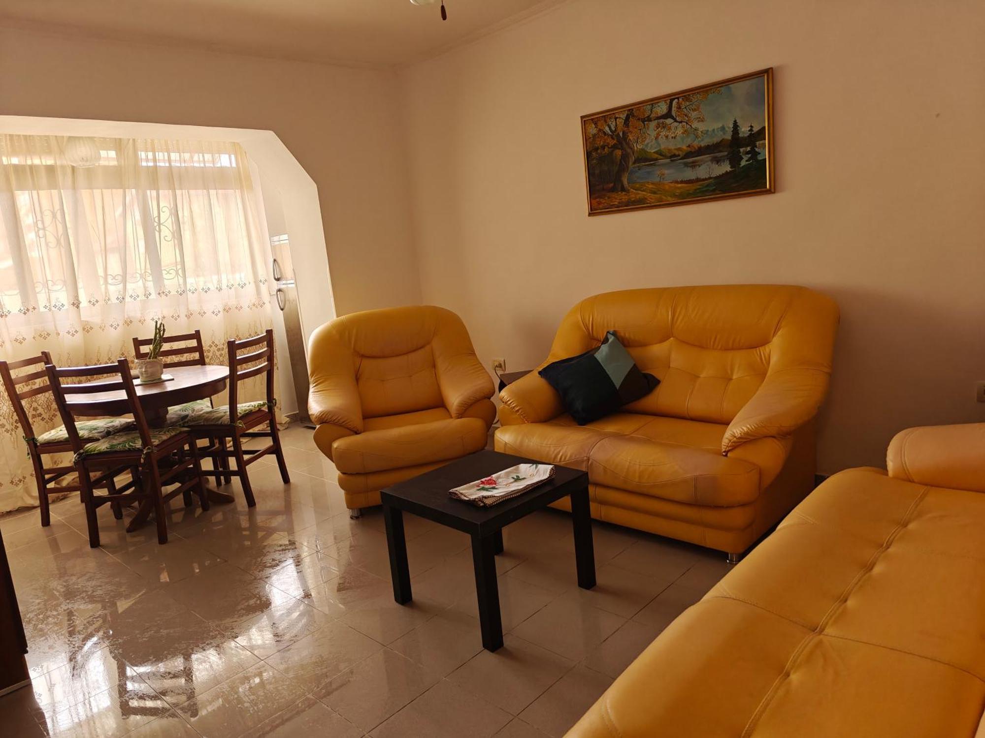 Leti's Flat 5 Min From Bllok And From * Tirana